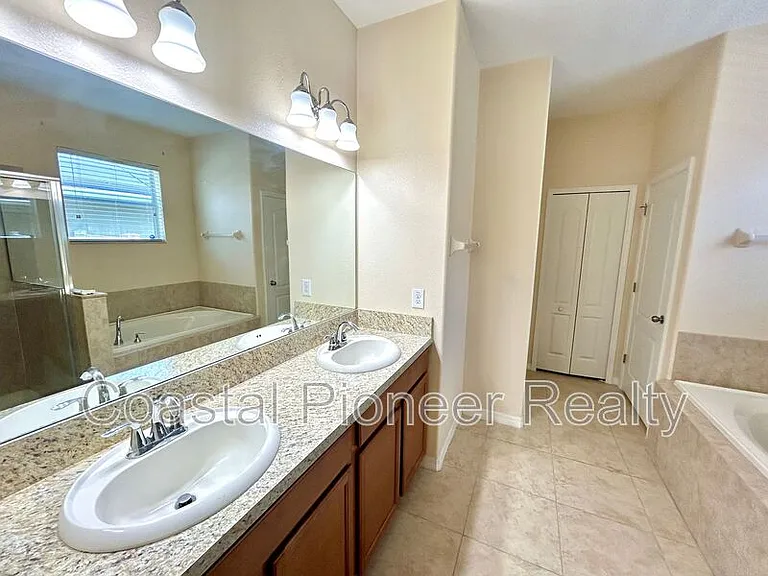 2123 Roanoke Springs Dr — Photo 17