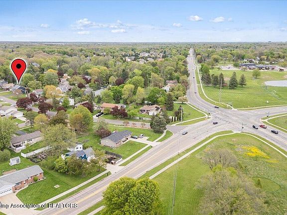 3rd image of 2216 Piney Point Dr
