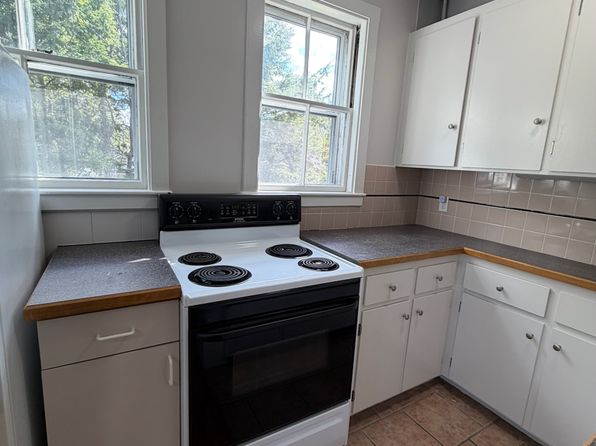 31 Auburn St APT 3