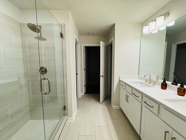 3716 Davis Cir — Photo 10