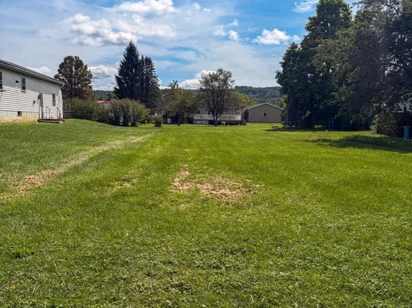 S 4th St, Clearfield, PA 16830