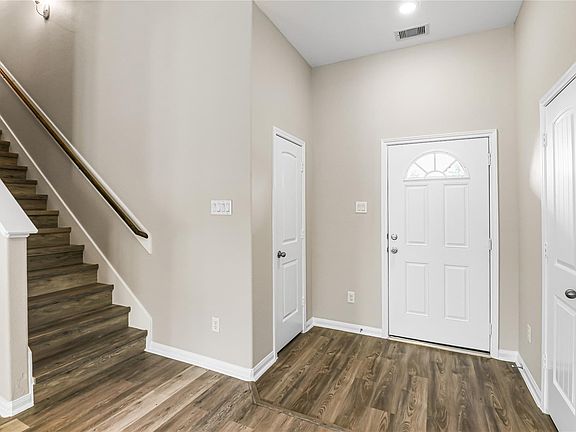 2nd image of 17624 Cedar Crest Dr