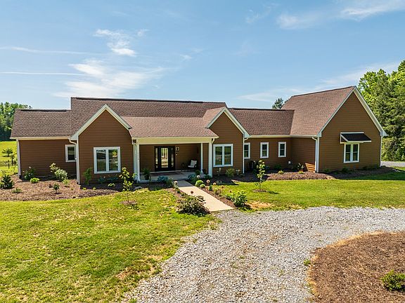 3rd image of 1116 Runaway Rd