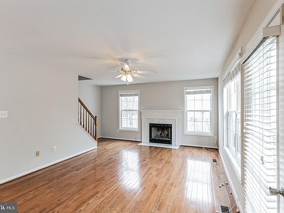 5th image of 8 Bonnie Lee Ct