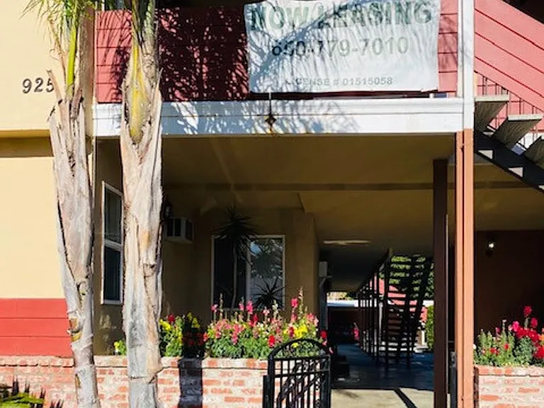 925 Pomeroy Ave — Photo 8