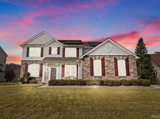 10681 Bouldercrest Dr, South Lyon, MI 48178