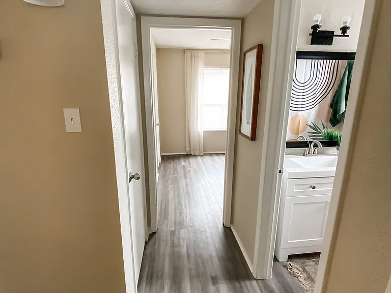 Anderson Point Apartments — Photo 8
