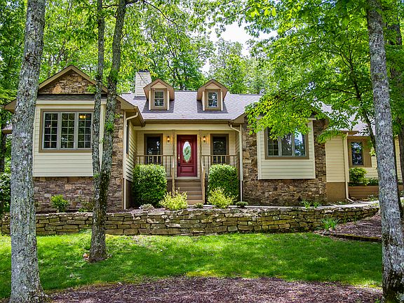 2nd image of 165 Havenridge Cir