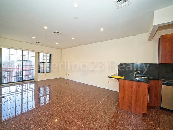 3rd image of 21-29 31st Ave #2R