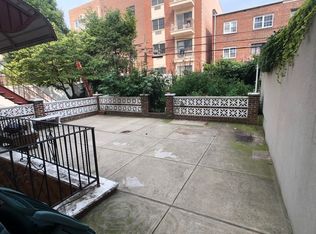 25-83 37th St #R, Astoria, NY 11103