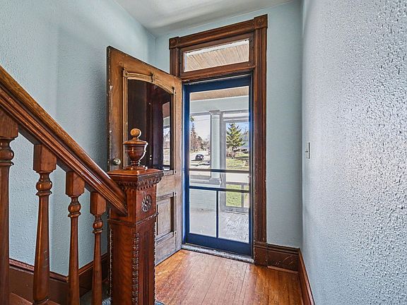 4th image of 462 13th St