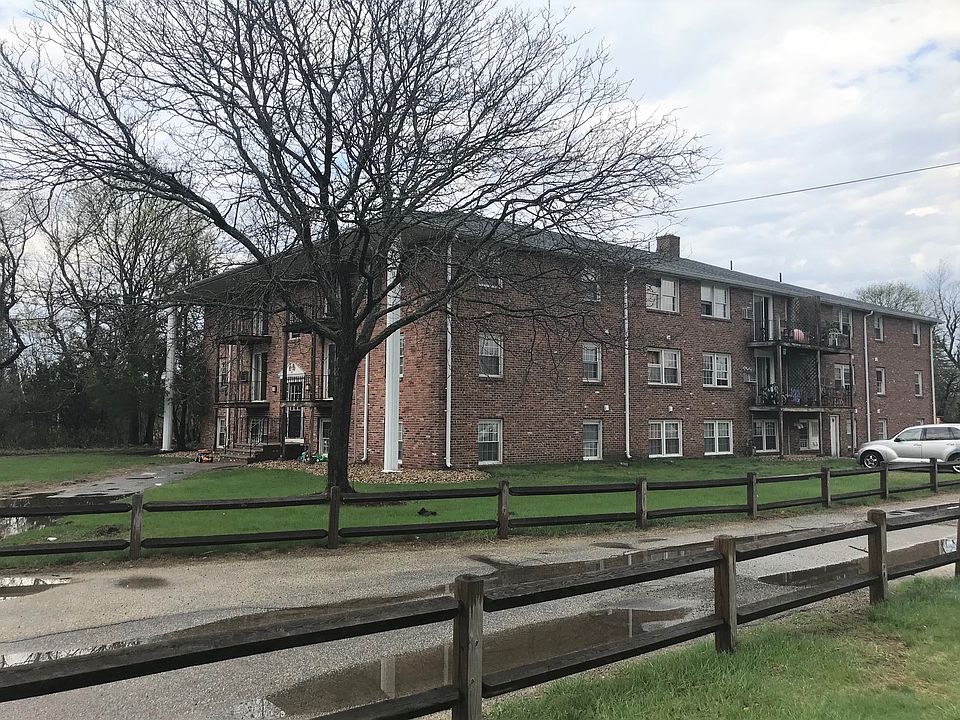 1st image of 12 Woodman Way APT 10