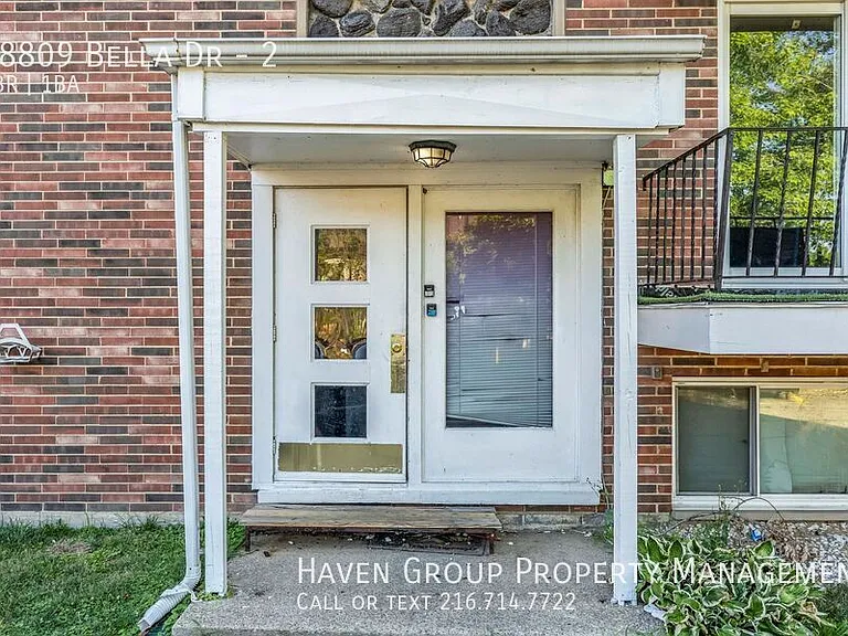 18809 Bella Dr #2 — Photo 2
