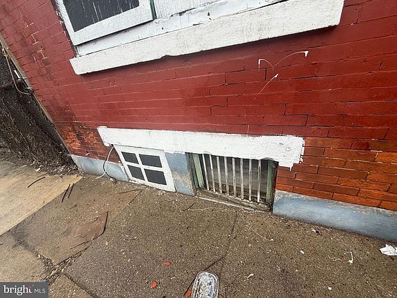 3rd image of 912 N 45th St