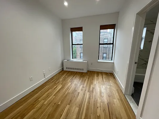 Rented by Compass | media 28