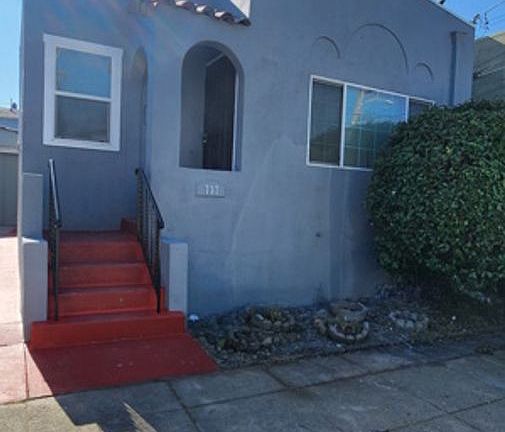 3rd image of 737 46th St