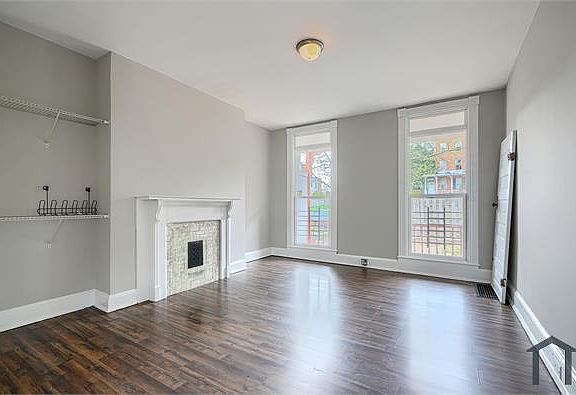 3rd image of 23 S Augusta Ave