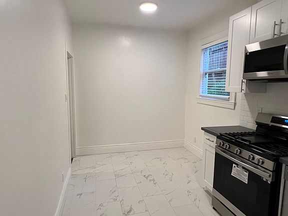 3rd image of 3856 California St APT 1