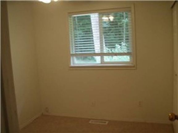5th image of 2723 Aspen St SE