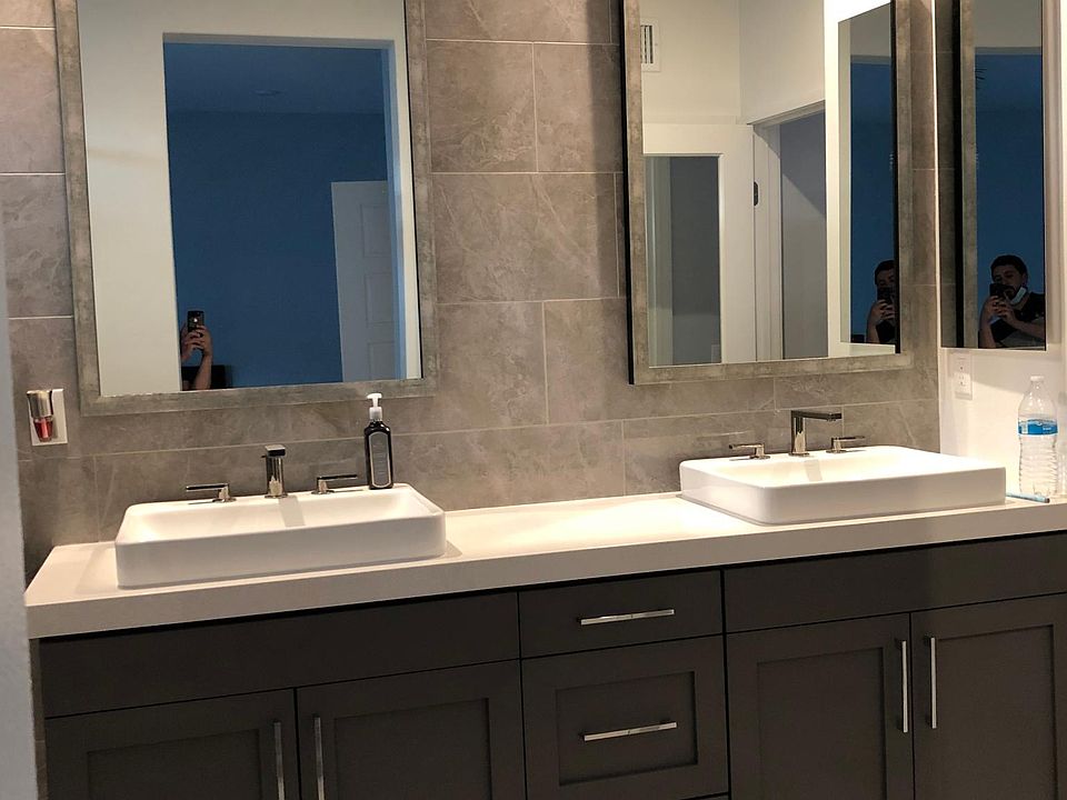 1st image of 576 Garrett Ave #1