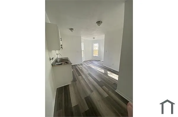 Building Photo - 801 NE Madison Ave #3