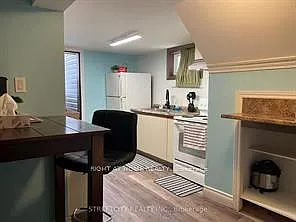 1071.5 Florence St #LOWER — Photo 3