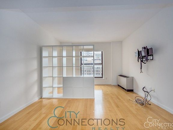 4th image of 20 West St APT 28E