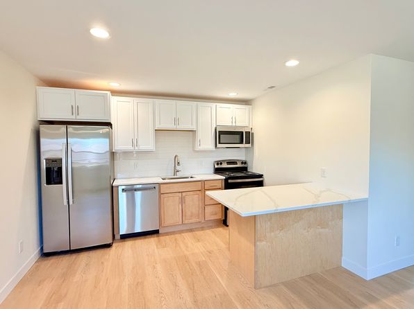 420 Minneopa Ave #204