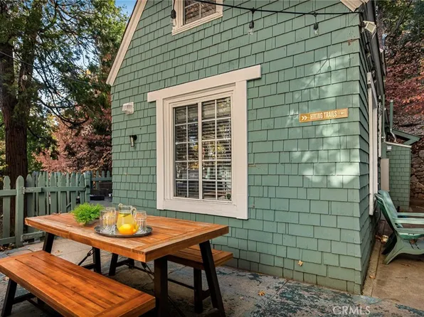 265 Flower Dr, Lake Arrowhead, CA 92352
