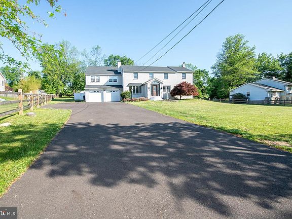 2nd image of 316 Babylon Rd