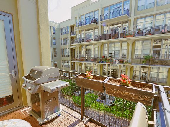 4th image of 900 N Kingsbury St APT 955