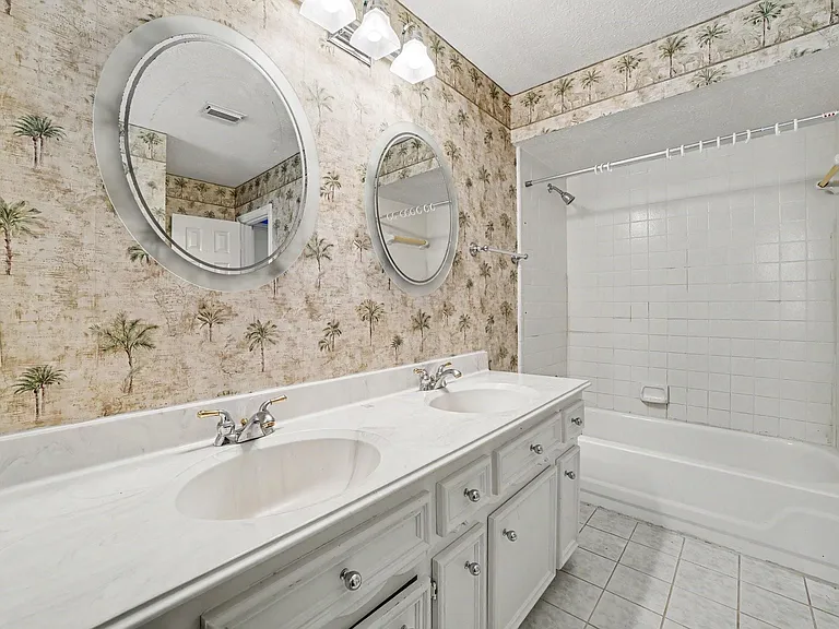 14707 Treborway Dr — Photo 33