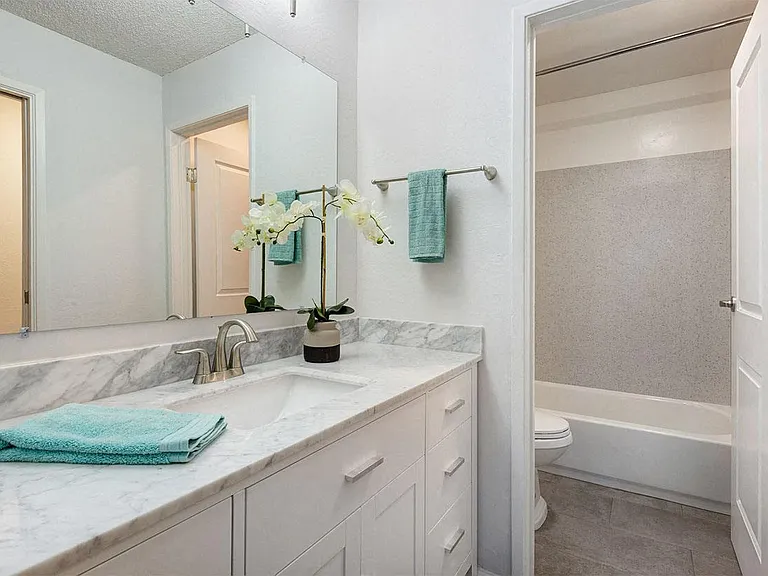 Marine View Apartments — Photo 13