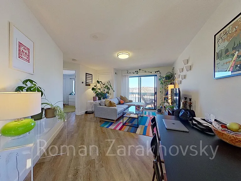 18 Webster Ave #3 — Photo 7