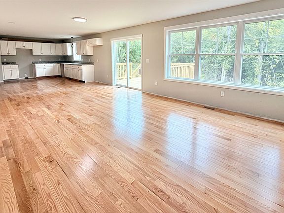 2nd image of 8-8 Coyote Court