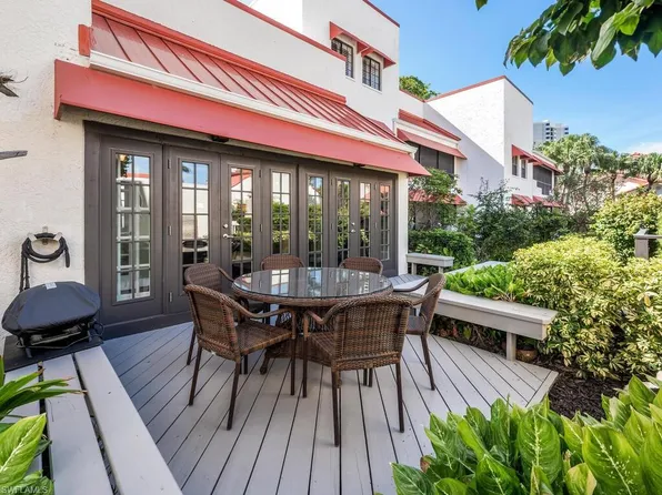 631 Serendipity DR, NAPLES, FL 34108
