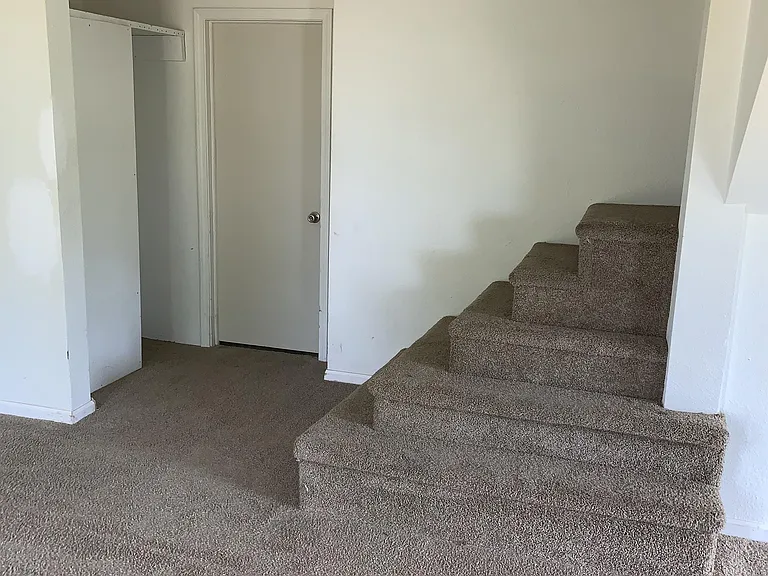 620 Hospital Rd — Photo 5