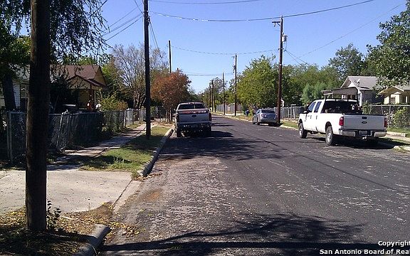 5th image of 916 Cecilia st