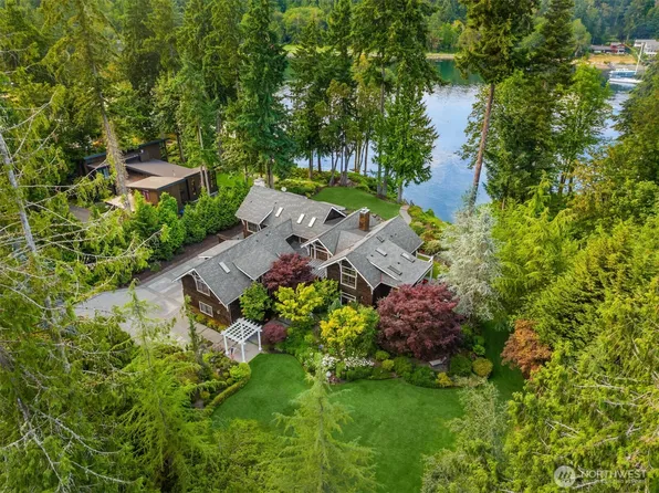10374 Country Club Road, Bainbridge Island, WA 98110