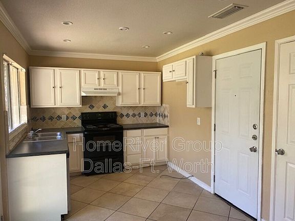 4th image of 1511 Hanover Dr