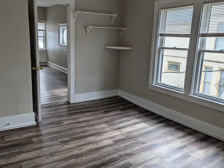 1229 Peck St — Photo 3