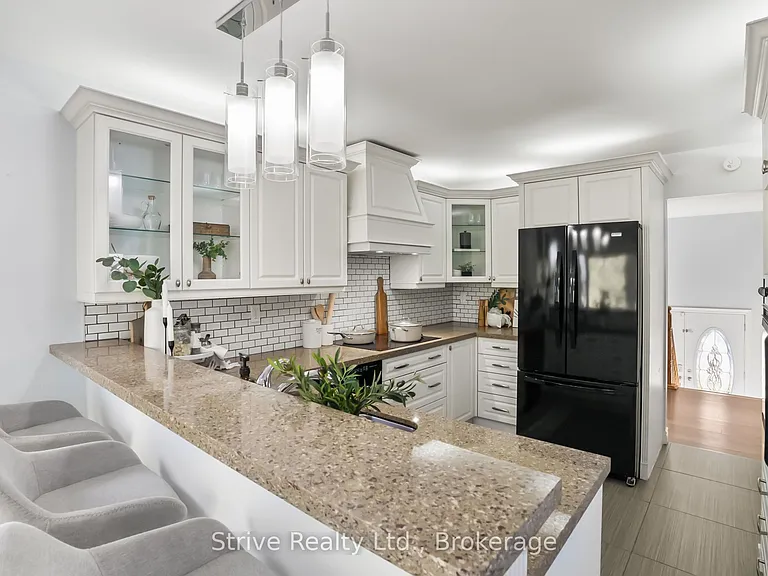 23 Cherry Blossom Cres #UPPER — Photo 7