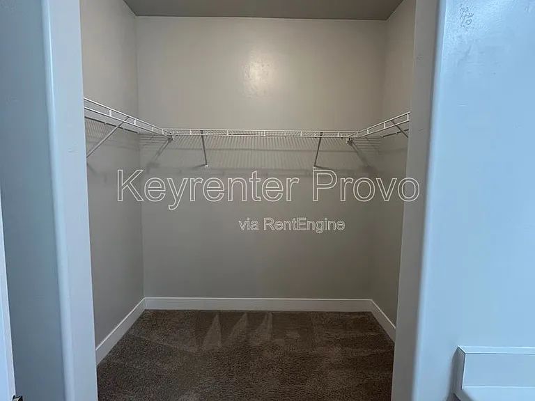 586 N 360 W — Photo 8