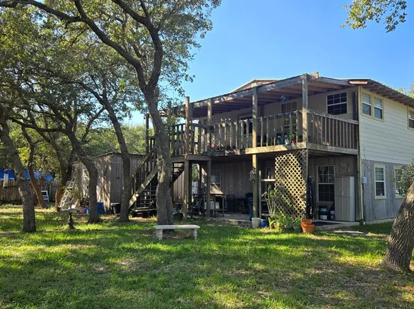 501 Steart St, Rockport, TX 78382