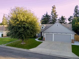2561 E Pryor Dr, Fresno, CA 93720