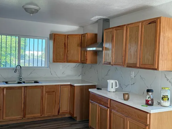 7238 Sharkon Ln, Stockton, CA 95210