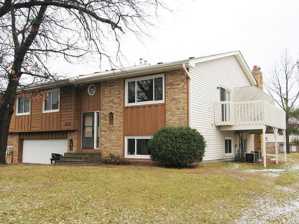 For Rent: 1653 106th Lane NW, Coon Rapids, MN 55433