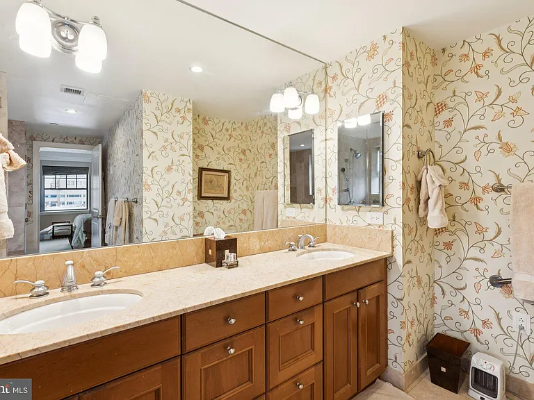 1701 Locust St #15-1704 — Photo 14