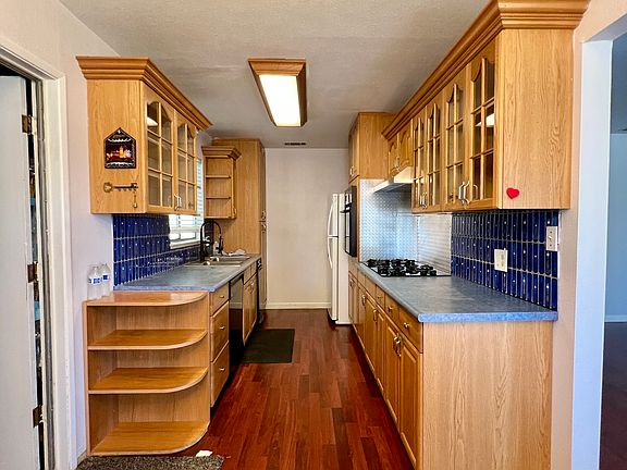 4th image of 2318 Thompson Way