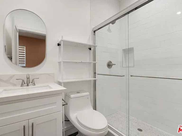 1341 N Mariposa Ave — Photo 20